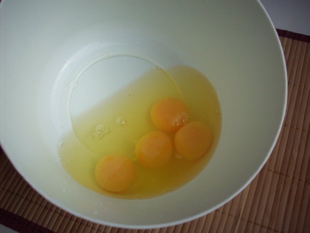 4 яйца для теста